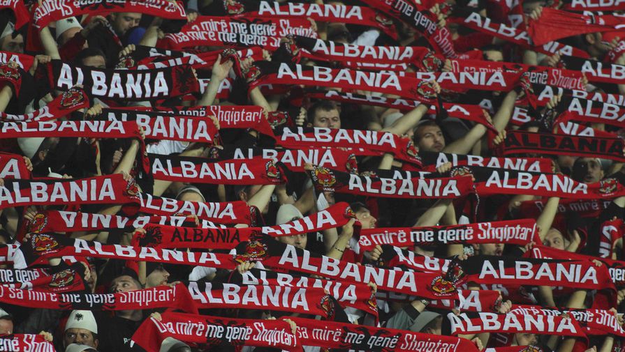 Албанские болельщики бурно поддерживали свою сборную в Ереване