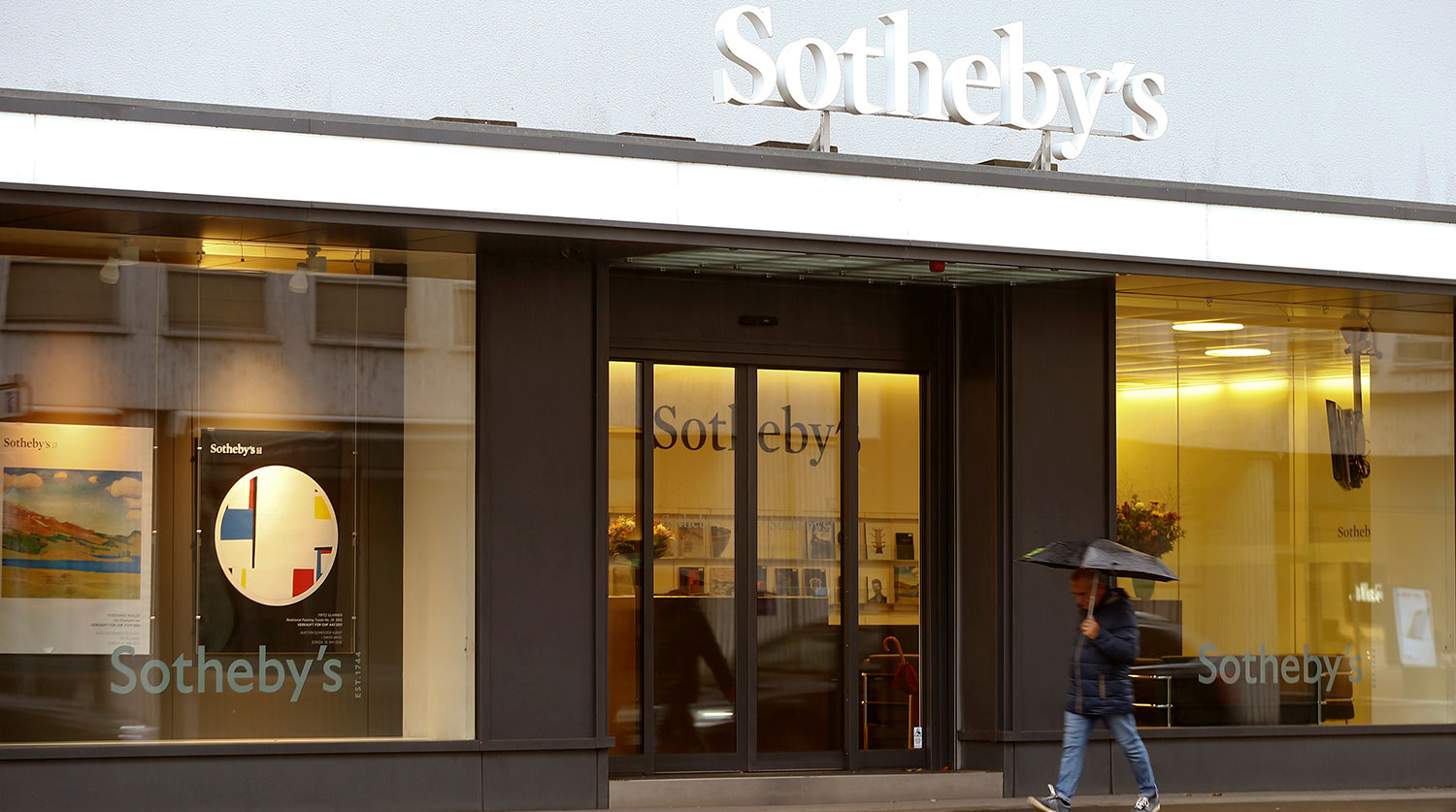Аукционный дом Sotheby's продают израильскому миллиардеру
