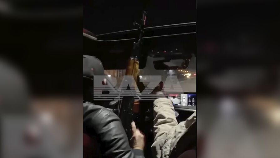 Полиция Новосибирска ищет мужчин с видео со стрельбой из люка автомобиля