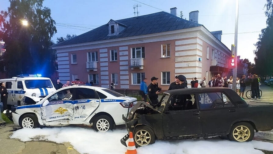Погоня ДПС за нарушителем привела к аварии с четырьмя пострадавшими в Свердловской области