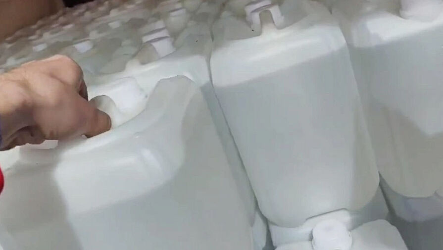 Партию из 10 тысяч литров спирта нашли у российского предпринимателя 