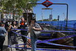 Закрытая станция метро в Мадриде во время общенационального отключения электроэнергии, Испания, 28 апреля 2025 года 