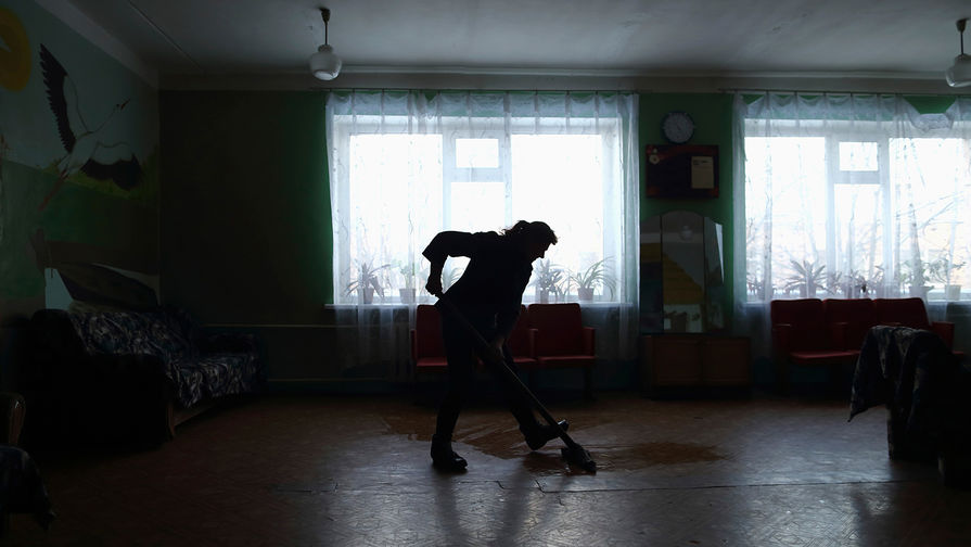 Психоневрологический диспансер в пригороде Славяносербска в Луганской области Украины на территории самопровозглашенной ЛНР, 1 декабря 2014 года