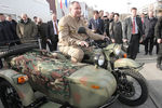Зампред правительства России Дмитрий Рогозин во время посещения танкового полигона в Нижнем Тагиле, 2012 год