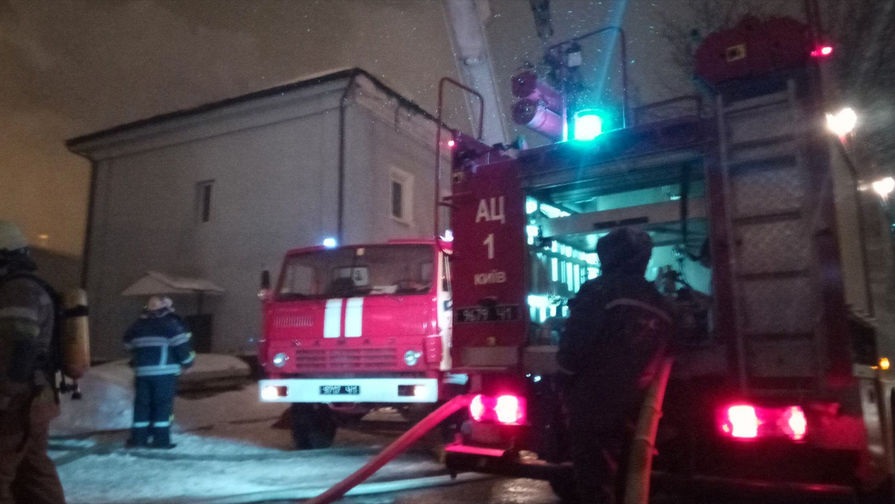В одном из зданий Киево-Печерской лавры вспыхнул пожар! (Видео)