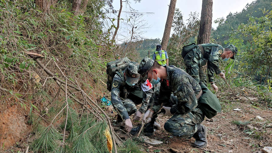 Спасатели не обнаружили выживших в крушении Boeing 737 в Китае