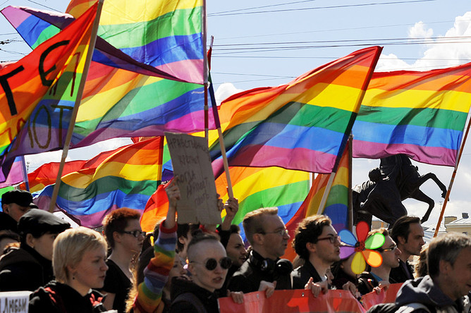 Геи и лесбиянки Петербурга выступили против закона «Единой России»