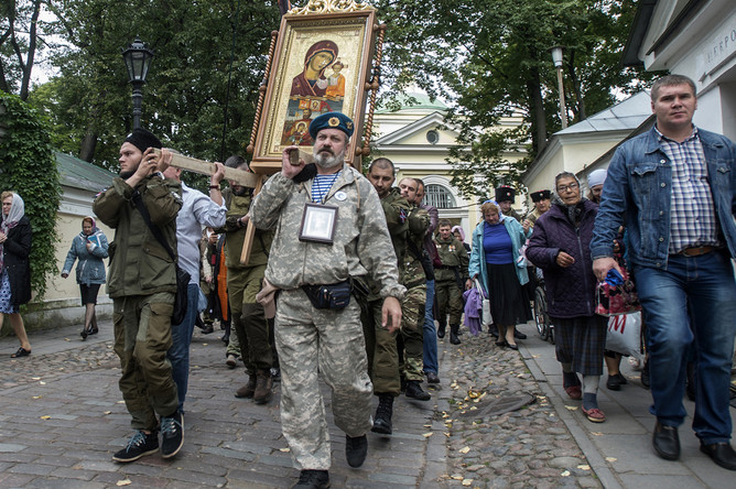 Крестный ход в честь дня перенесения мощей Александра Невского в Санкт-Петербурге, 12 сентября 2017 года