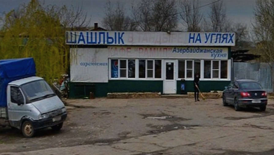 Двое жителей Волгоградской области напали с ножом на хозяина и посетителей кафе