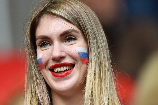Российская болельщица на матче Кубка конфедераций-2017 по футболу между сборными России и Португалии