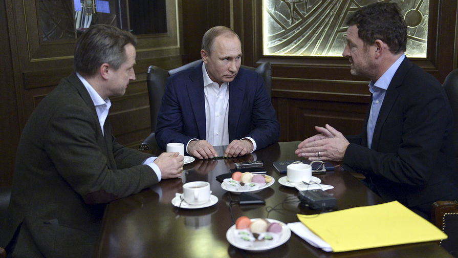 Владимир Путин дает интервью корреспондентам газеты Bild в Сочи