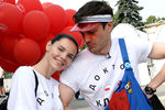 Елизавета Боярская и Максим Матвеев перед стартом благотворительного пробега «Беги вокруг Земли» на ВДНХ в Москве, 2016 год