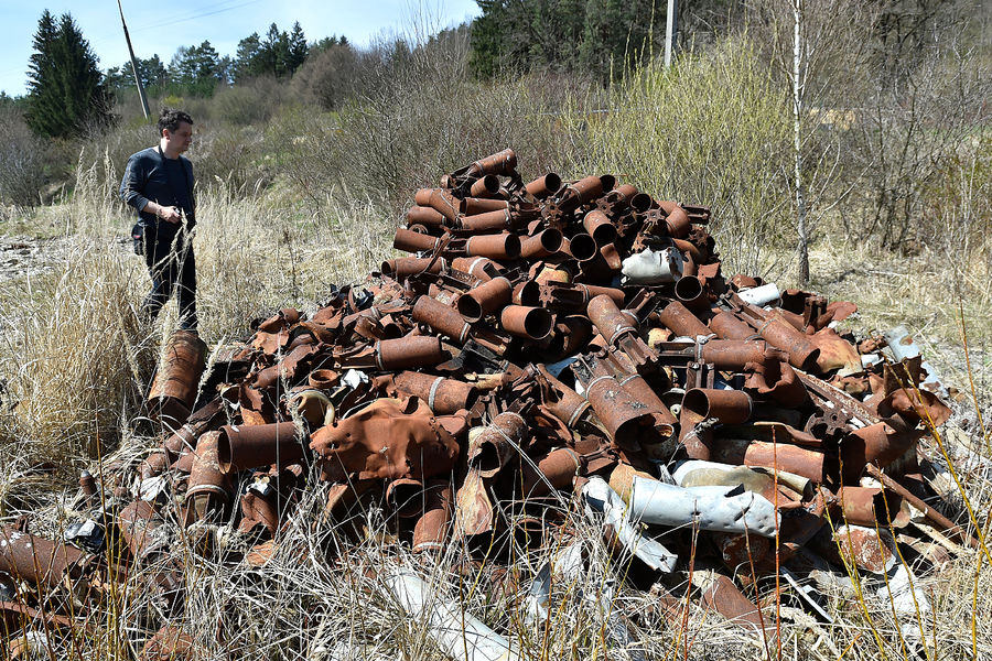 На месте взрыва склада боеприпасов недалеко от Врбетице, Чехия, 2014 год