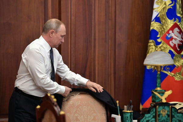“La gente es más importante que la cuarentena”. Putin y Lukashenko hablaron con la gente en Kronstadt