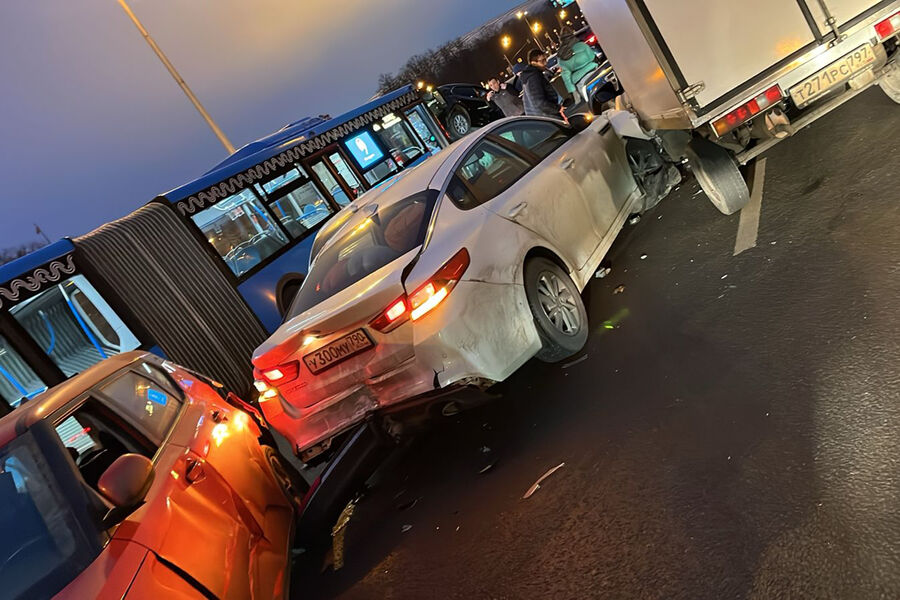 На&nbsp;месте массового ДТП с&nbsp;автобусом на&nbsp;Ленинградском проспекте в&nbsp;Москве, 3&nbsp;декабря 2024&nbsp;года