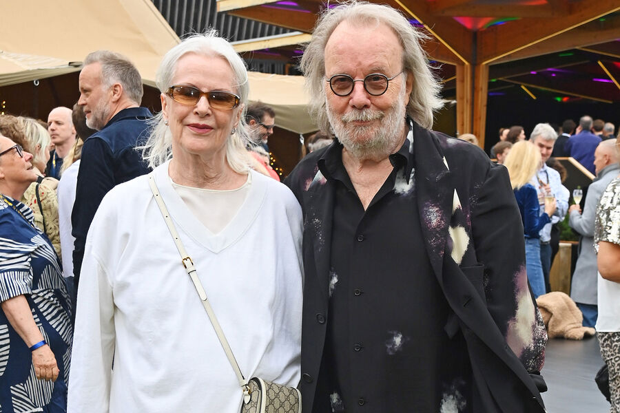 Анни-Фрид Лингстад и Бенни Андерссон на&nbsp;3-м юбилейном выступлении &laquo;ABBA Voyage&raquo; на&nbsp;ABBA Arena в&nbsp;Лондоне, 2025&nbsp;год