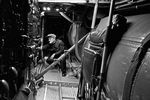 Технический осмотр машинного отделения самолета АНТ-20 «Максим Горький» во время подготовки к первомайскому параду на Красной площади, 1935 год