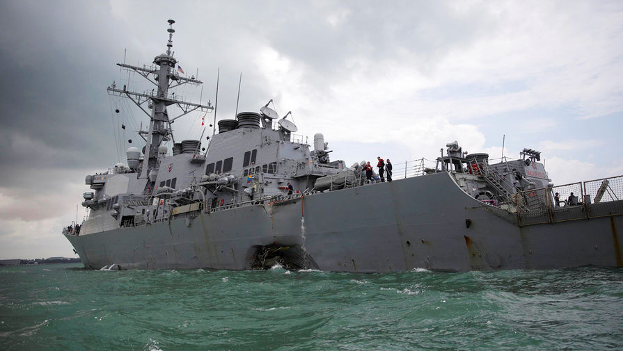 МИД России назвал провокацией действия эсминца США 