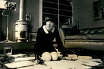 Мэри Куант в своем доме на Дратт-плейс работает над новой коллекцией, Челси, Англия, 1964 год