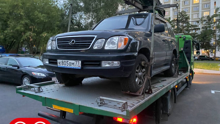 Москвич записал свой Lexus на бабушку и собрал штрафов на 150 тысяч рублей