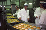 Линия изготовления булочек для ресторана «Макдоналдс» на перерабатывающем распределительном комплексе в Солнцево, 1990 год