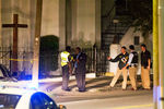 Полиция около афроамериканской церкви, где произошло массовое убийство
