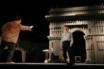 Сцена из «Калигулы» в постановке Эймунтаса Някрошюса, 2011 год
