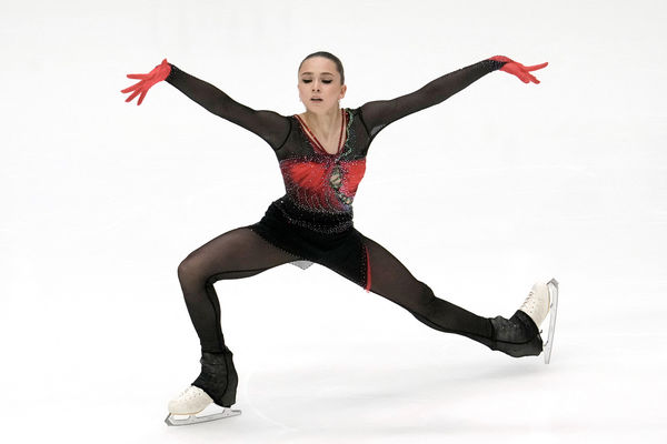 Камила Валиева (Россия) в произвольной программе в женском одиночном катании на чемпионате Европы в Таллине
