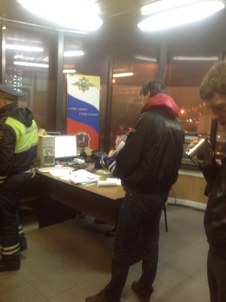 Водитель автобуса в Махачкалу, на котором везли Олега Мельникова, на посту ДПС