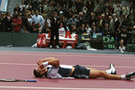 Российский теннисист Марат Сафин радуется победе в финале Кубка Дэвиса, 2002 год