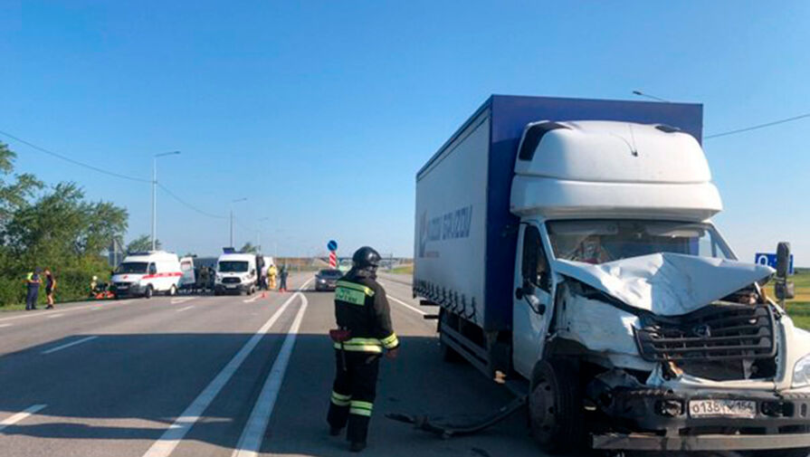 В Челябинской области грузовик столкнулся с автобусом, пострадали пятеро
