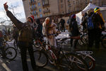 Участники Второго зимнего Московского велопарада перед заездом