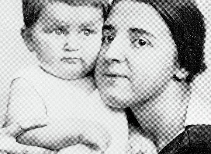 Жена Сталина Надежда Аллилуева с&nbsp;сыном Василием, 1922&nbsp;год