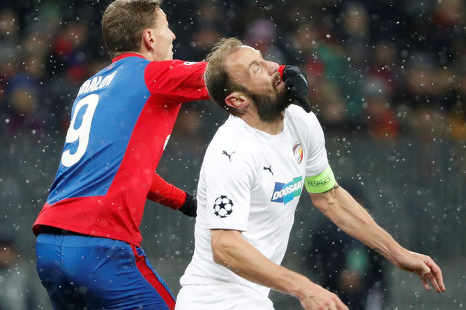 Во время матча группового этапа Лиги чемпионов УЕФА между ПФК ЦСКА и ФК «Виктория» в Москве, 27 ноября 2018 года