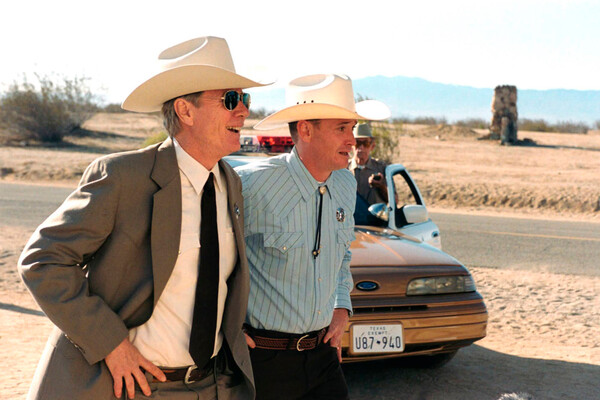 Майкл Паркс (слева) и Джеймс Паркс в кадре из фильма «Убить Билла» (2003)