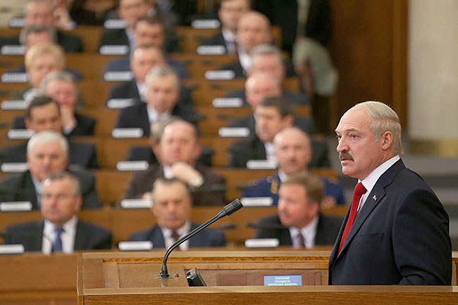 Указ Лукашенко, реформирующий систему участия госчиновников в управлении предприятиями, вступил в силу