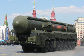 Транспортно-пусковая установка комплекса РС-24 «Ярс» на Красной площади во время военного парада, посвященного 71-й годовщине Победы в Великой Отечественной войне