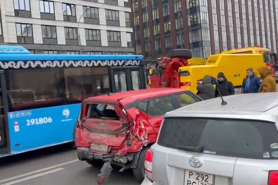 Ситуация после массового ДТП с&nbsp;автобусом на&nbsp;Ленинградском проспекте в&nbsp;Москве, 3&nbsp;декабря 2024&nbsp;года