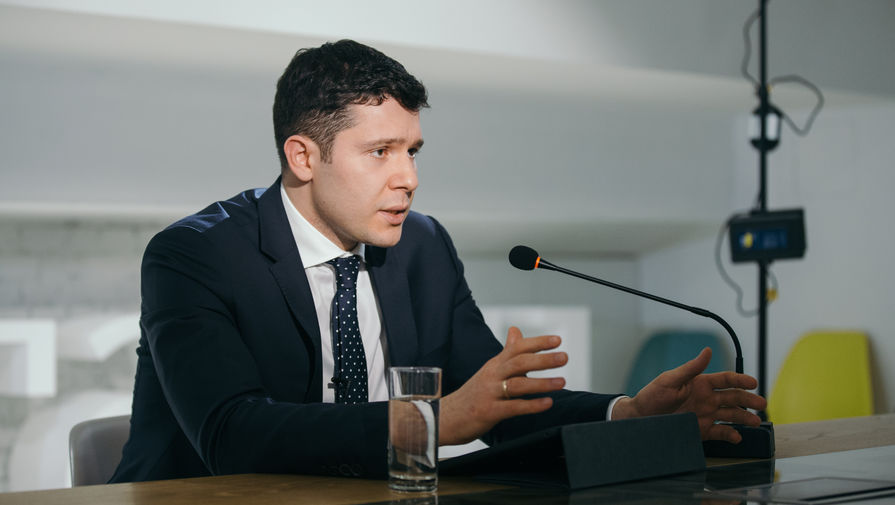 Алиханов заявил о ликвидации очередей на паромы в Калининград из Санкт-Петербурга
