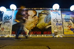 Граффити Дмитрия Врубеля на уцелевшей части Берлинской стены, 2014 год