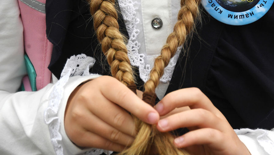 Жителя Калининграда обвиняют в растлении школьниц и принуждении их к сексу путем шантажа