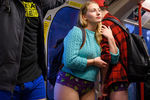 Участники акции No Pants Subway Ride в Лондоне