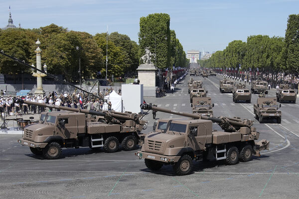 Празднование Дня взятия Бастилии в&nbsp;Париже, 14&nbsp;июля 2022&nbsp;года