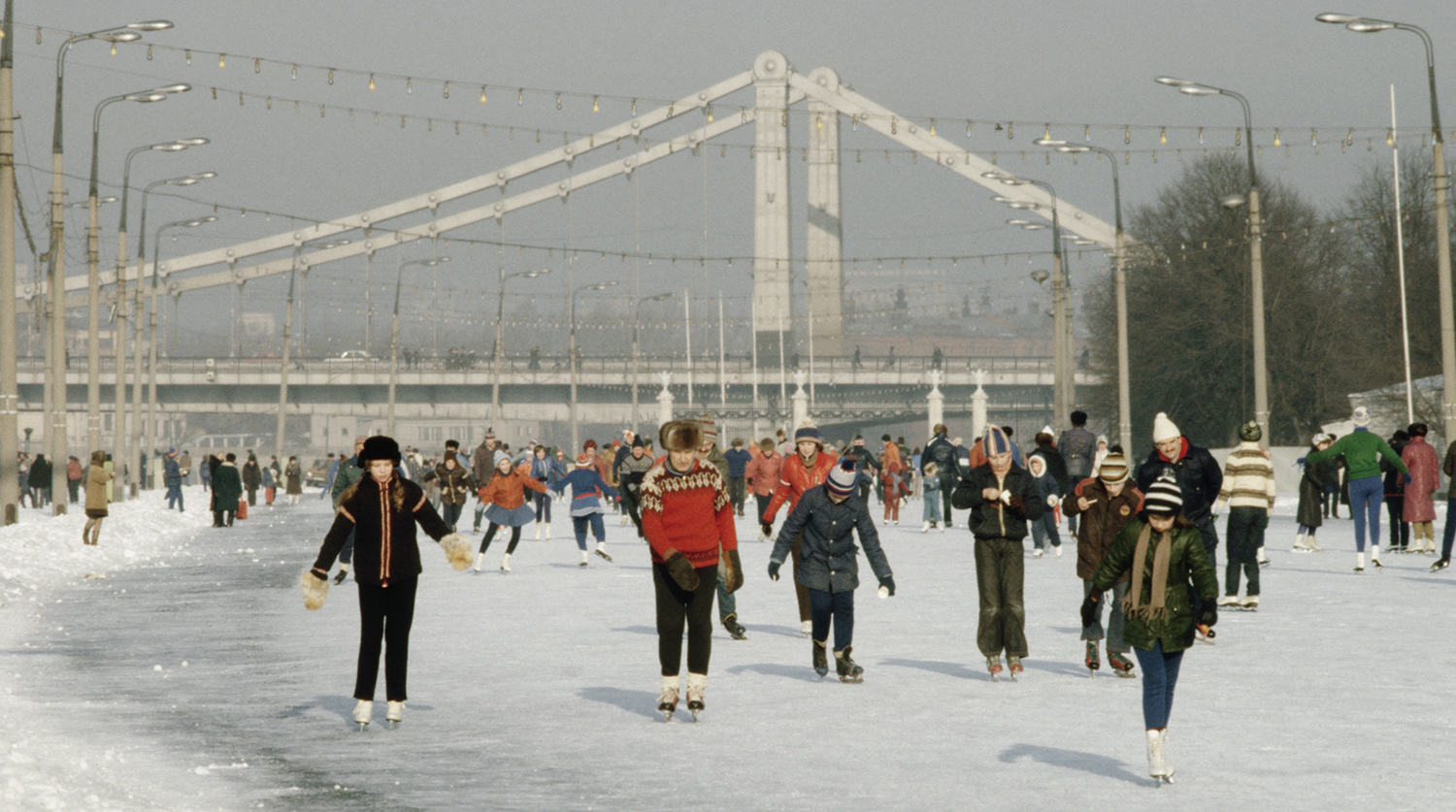 В выходной день на катке в ЦПКиО имени Горького, 1984 год