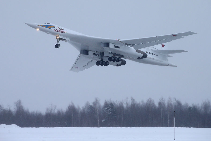 Абсолютно новый самолет». Ту-160М – первый шаг к ПАК ДА - Газета.Ru