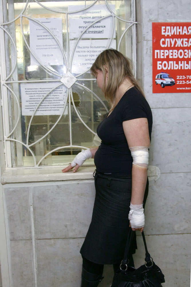«Взрыв был мощный, но на некоторых видео заметно, как часть вещества летит по параболической траектории по направлению к Земле. А если вещество пережило взрыв, то оно уже должно долететь до поверхности Земли, — рассказал «Газете.Ru» астроном Тимур Крячко, открывший не один десяток астероидов.