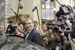 Михаил Ходорковский дал свидетельские показания в Генпрокуратуре (Москва, 2003 год)