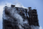 На месте пожара в многоэтажном доме в Баку