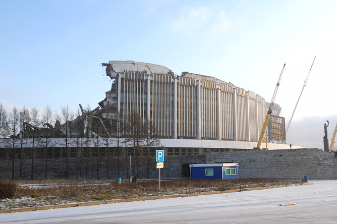 На месте обрушения в СКК в Санкт-Петербурге, 31 января 2020 года
