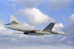 Стратегический самолет-бомбардировщик Ту-160 в полете, 1996 год